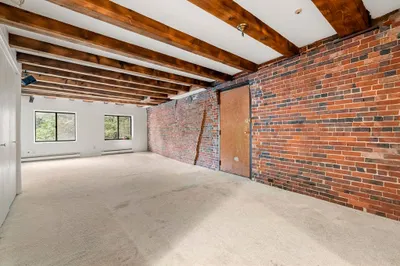 170 Commercial St #4