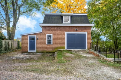8 Pine St #4 1