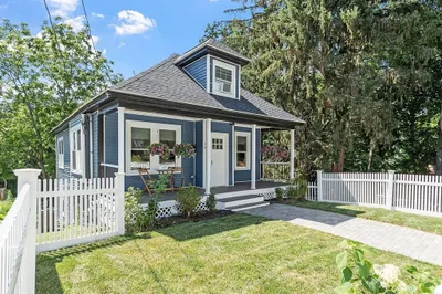 10 Burnham Rd