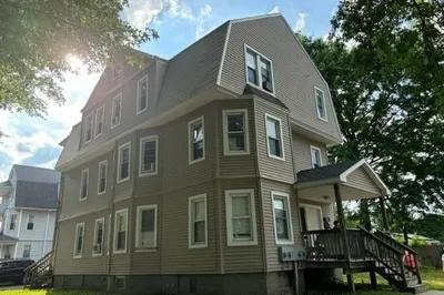 524-526 Plainfield St 1