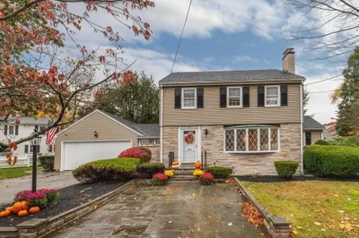 59 Rustlewood Rd 1
