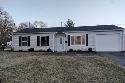 8 Viking Dr