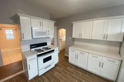 11 Houghton St #3