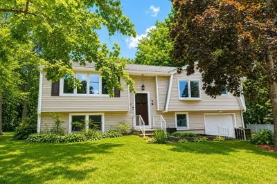 44 Hanscom Ave