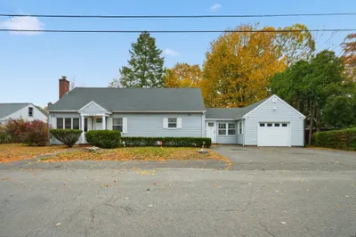 2 Glen Forest Ln
