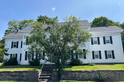 10 Maple Ave
