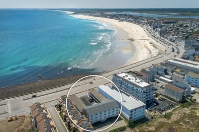 449 Ocean Boulevard #204