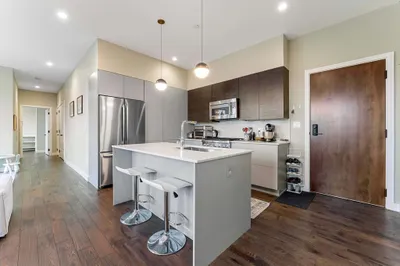 45 Burnett #401A
