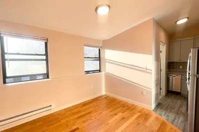 23 Hudson Street #402
