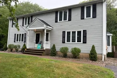 206 Comfort St #206