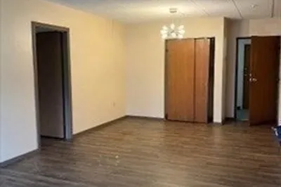 131 Franklin Street #403