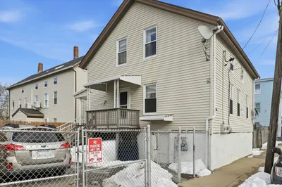 84 Healy St