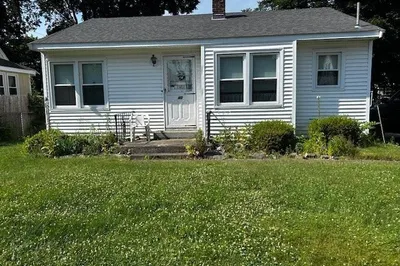 40 Willis Ave