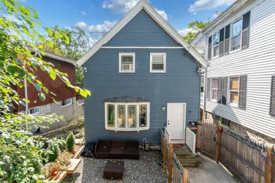 212 High St