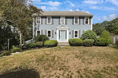 37 E Bay Ln 1