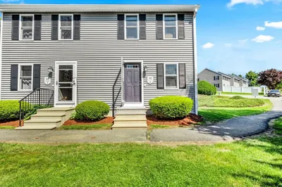 48 Olde Colonial Dr #4
