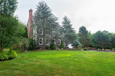 5 Nichols Street