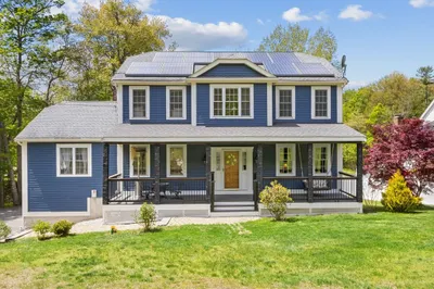 18 Field Pond Road 1
