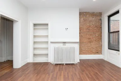 289 Meridian St #2