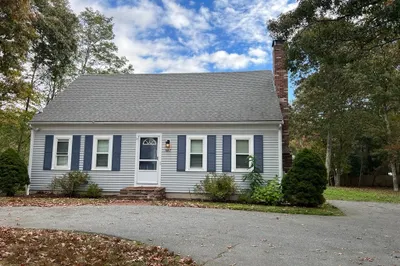667 N Falmouth Hwy 1