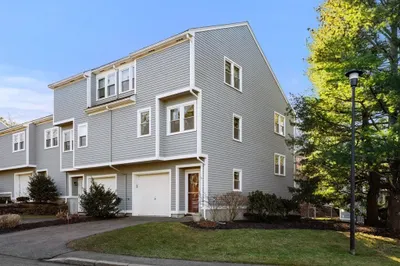 3 GriswolD Dr #D