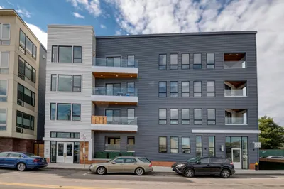 377 West First St #6 1