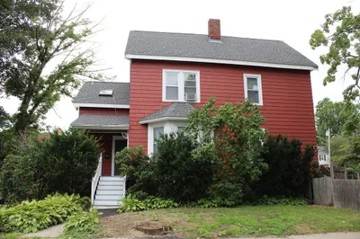 7 Kenneth St #2