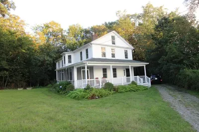 5 Pleasant St 1