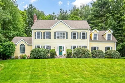 17 Bridle Path