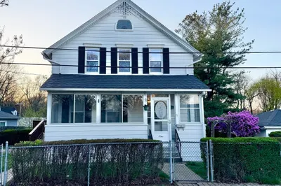 1 Laselle Ave