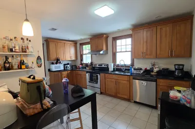 138 Nonantum St #1 1