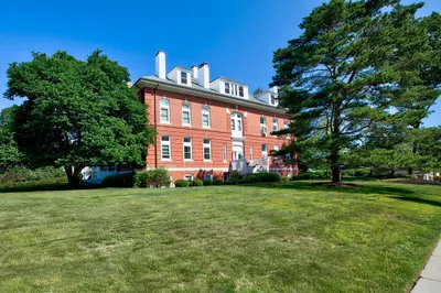 66 Haskell St #GS 1