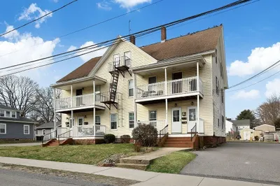 27 Worsted St #3B 1