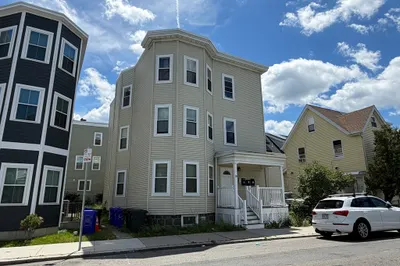 26 Elder St #2 1