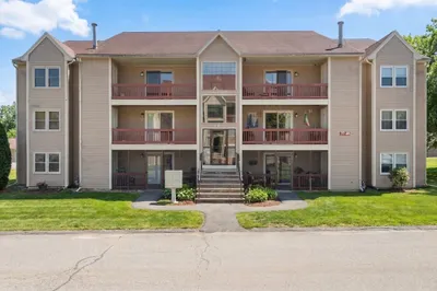 46 Randolph Dr #46