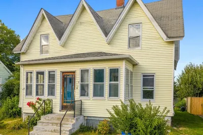 7 Woodbine St 1