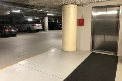1313 Washington Parking U76-b St