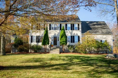 8 Empire Dr 1