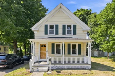 24 Railroad Ave 1