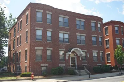 550 Main St #6 1