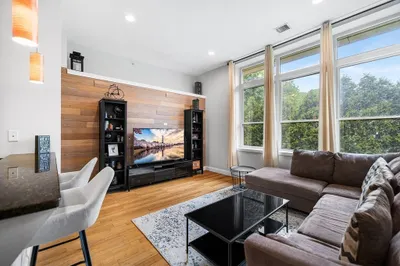 30 Broad St #204