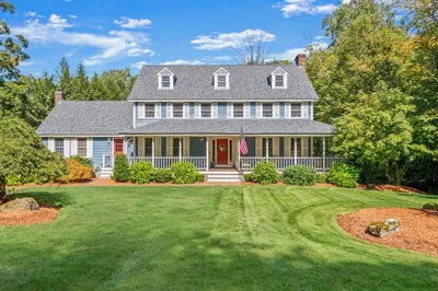 8 Cobblestone Lane