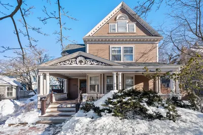 16 Prescott St