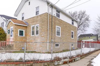 160 Willis Ave