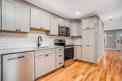 12 King St #1