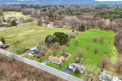 16 Pomeroy Meadow Rd 1