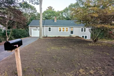 562 Mariner Cir 1