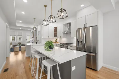 138 W 8th St 1