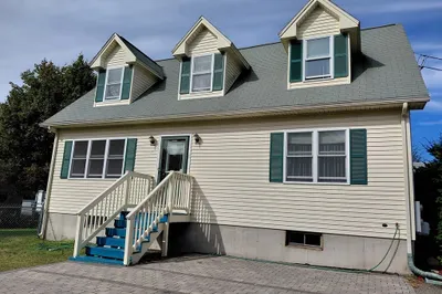1 Maplewood Ave #1