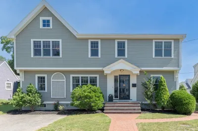 61 Colonial Drive